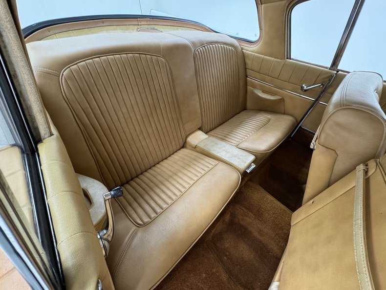Packard-Hawk-1958-Snow-White-Tan-6
