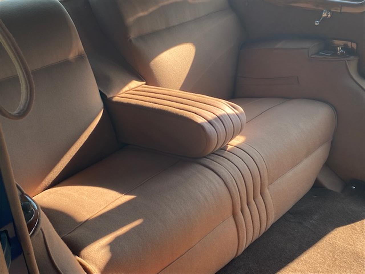 Packard-Limousine-1935-Blue-Tan-13