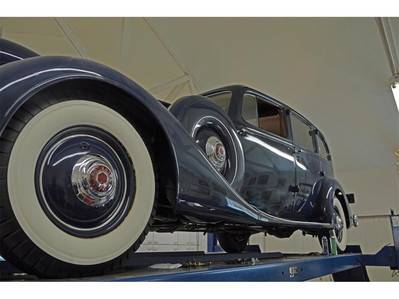 Packard-Limousine-1935-Blue-Tan-7