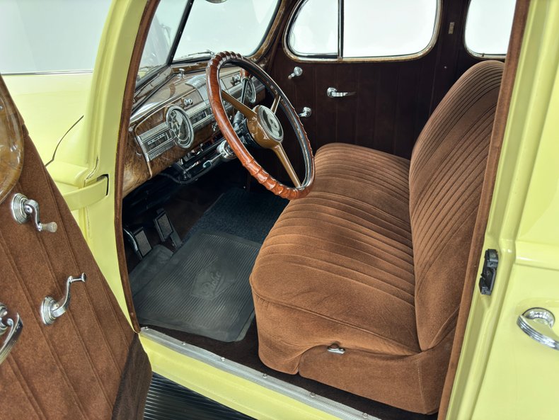 Packard-Other-1939-Pale-Yellow-Brown-3