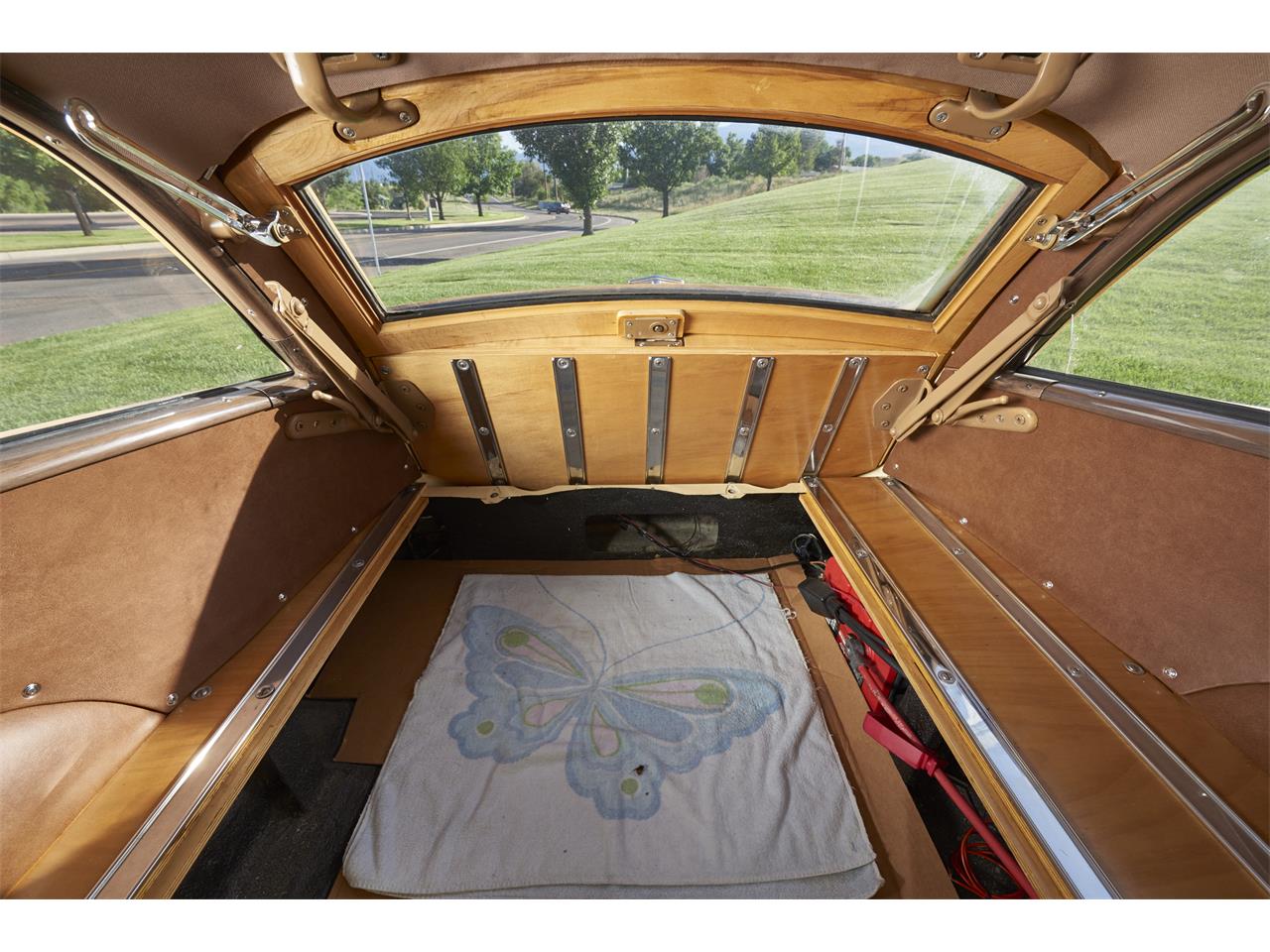 Packard-Woody-wagon-1949-Light-Yellow-Brown-10