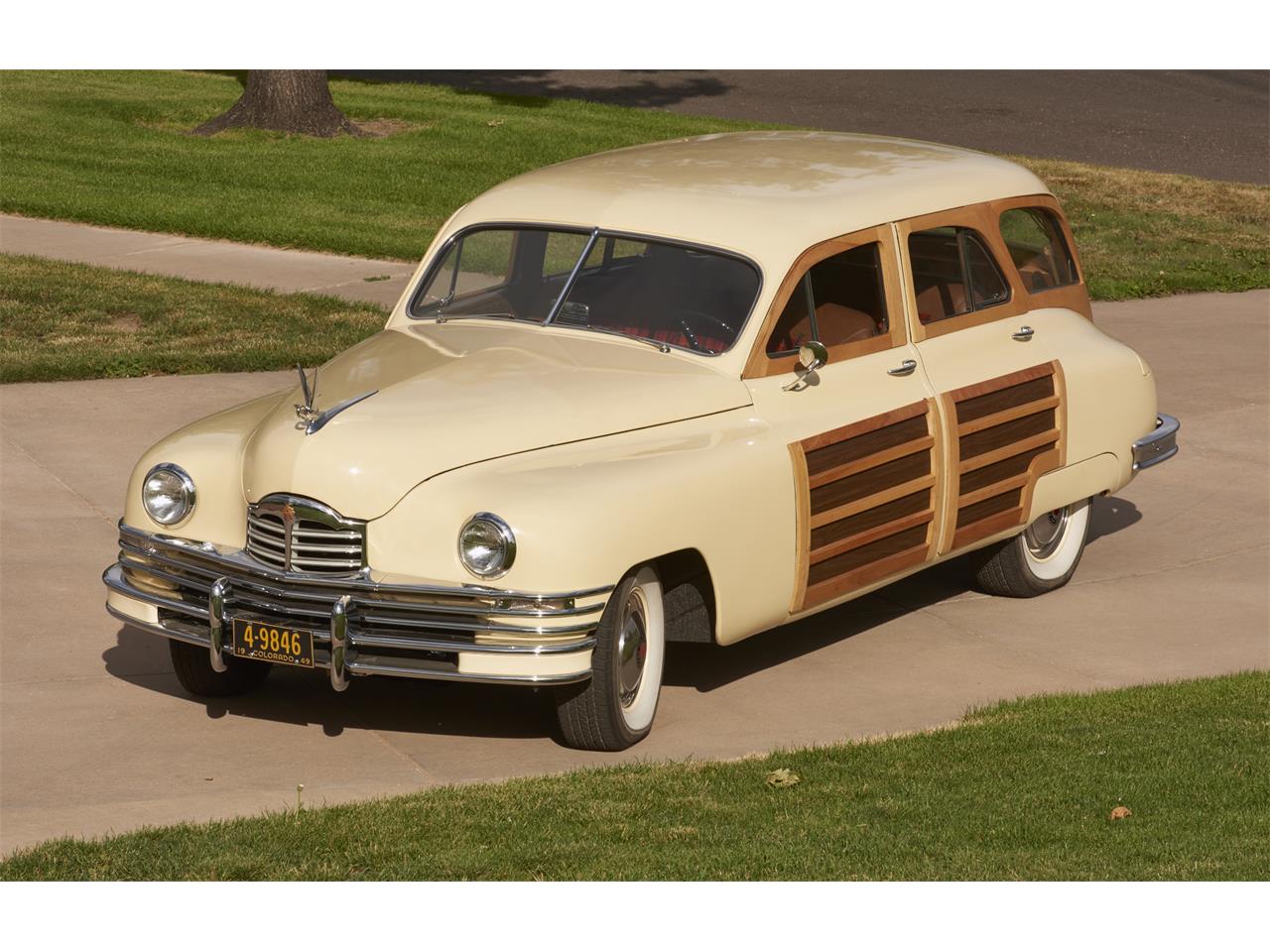 Packard-Woody-wagon-1949-Light-Yellow-Brown-13