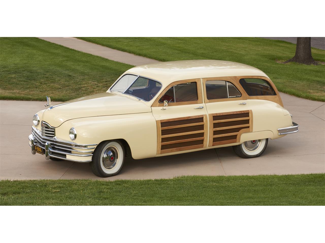 Packard-Woody-wagon-1949-Light-Yellow-Brown-16
