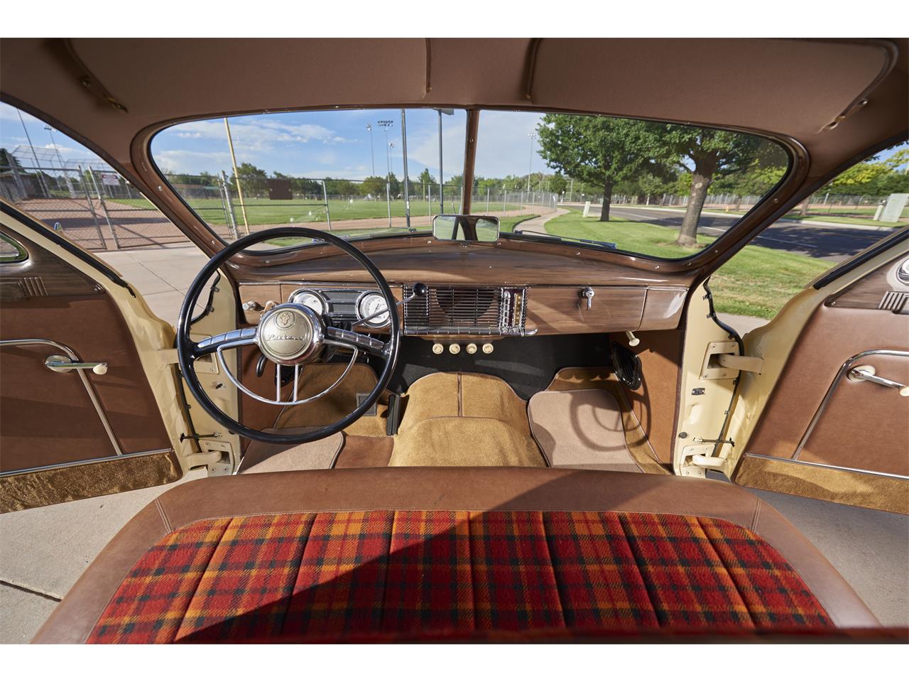 Packard-Woody-wagon-1949-Light-Yellow-Brown-9