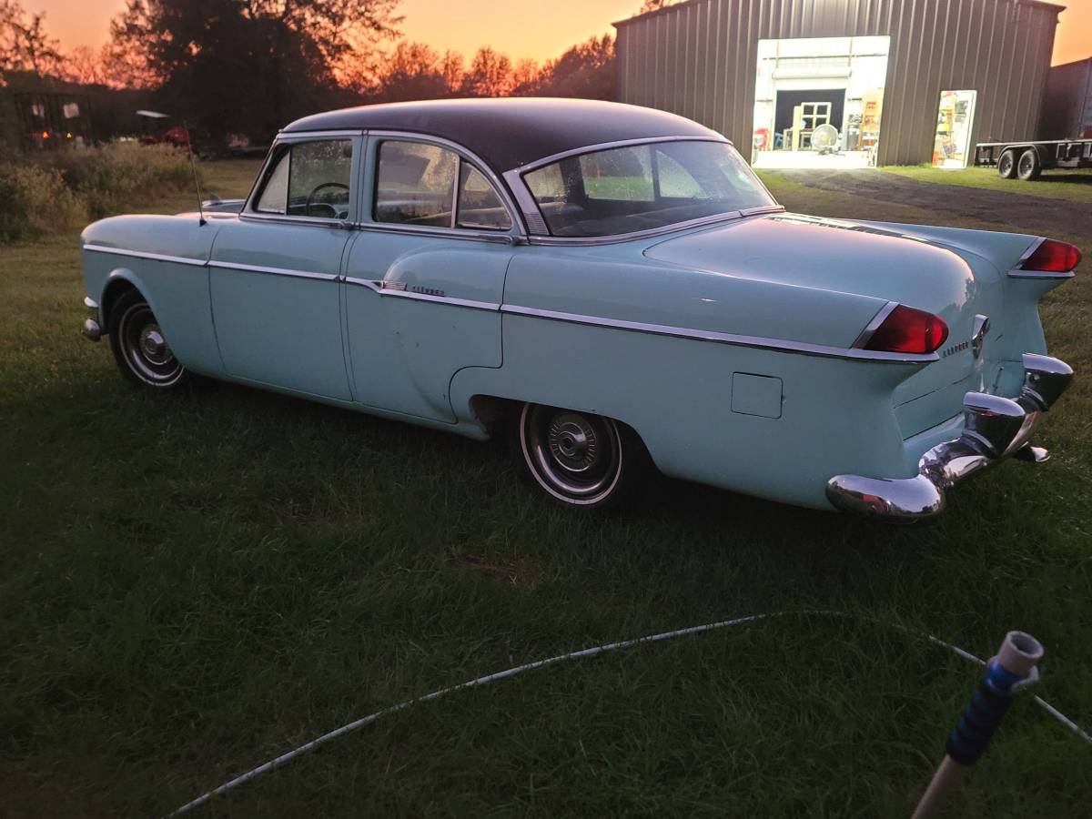 Packard-clipper-deluxe-ii-1954-blue-1