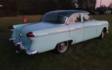 Packard-clipper-deluxe-ii-1954-blue