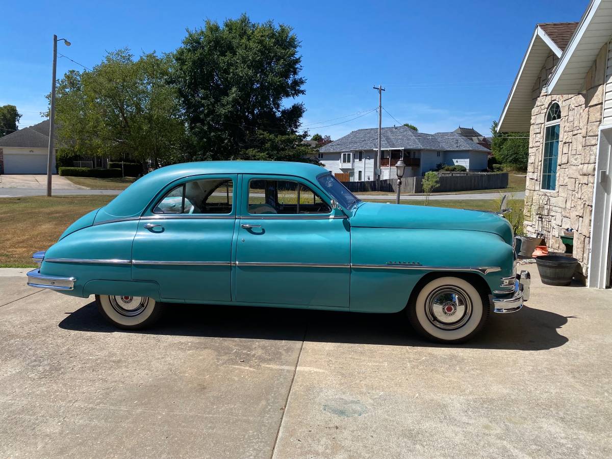 Packard-deluxe-8-1950-blue-2