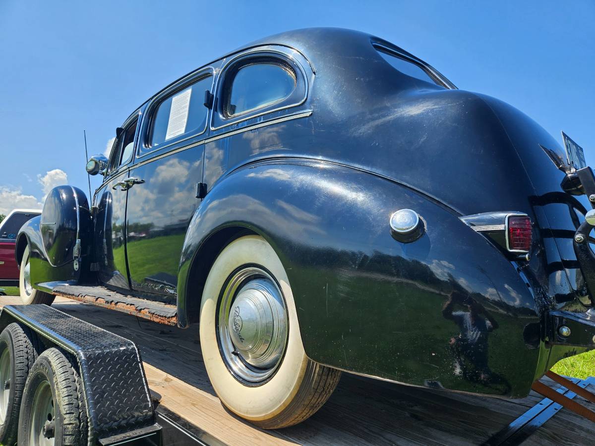 Packard-limousine-1940-17