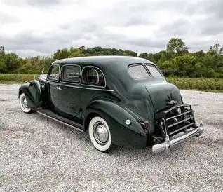 Packard-limousine-1940-2
