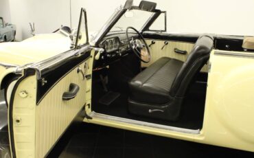 Packard-model-250-1951-yellow-10