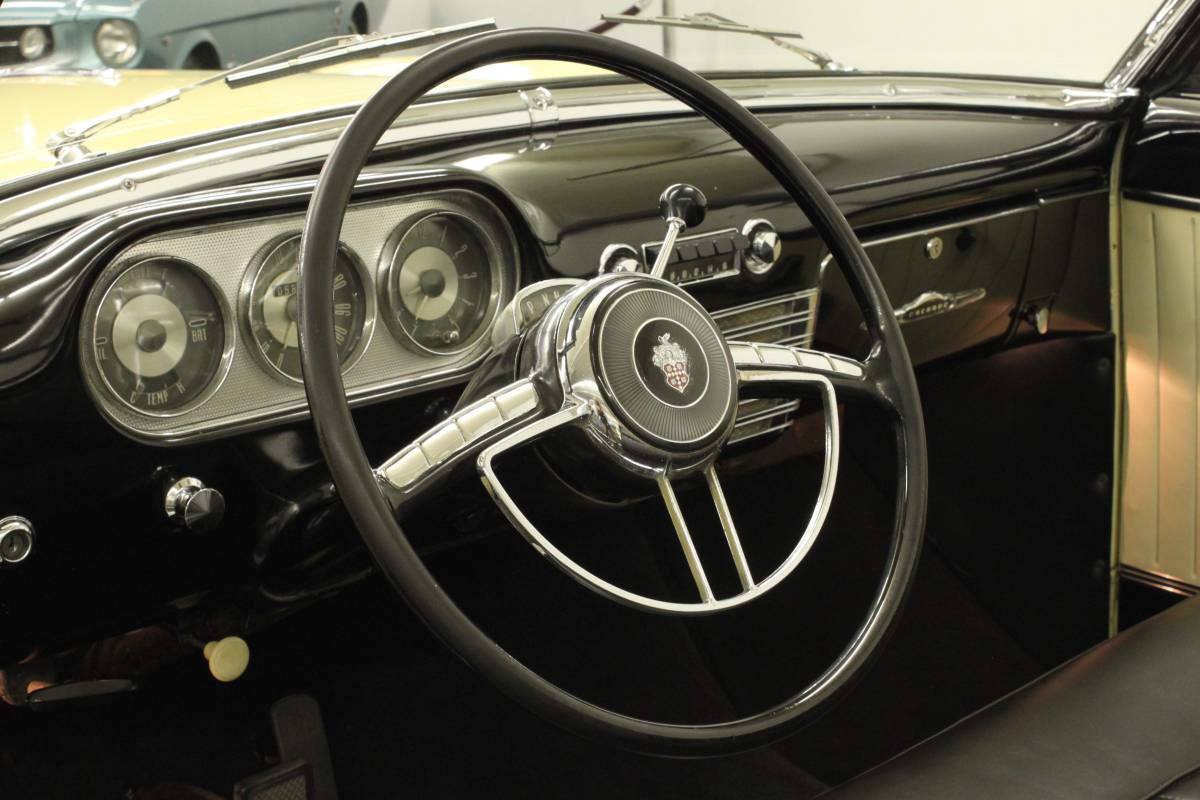 Packard-model-250-1951-yellow-14