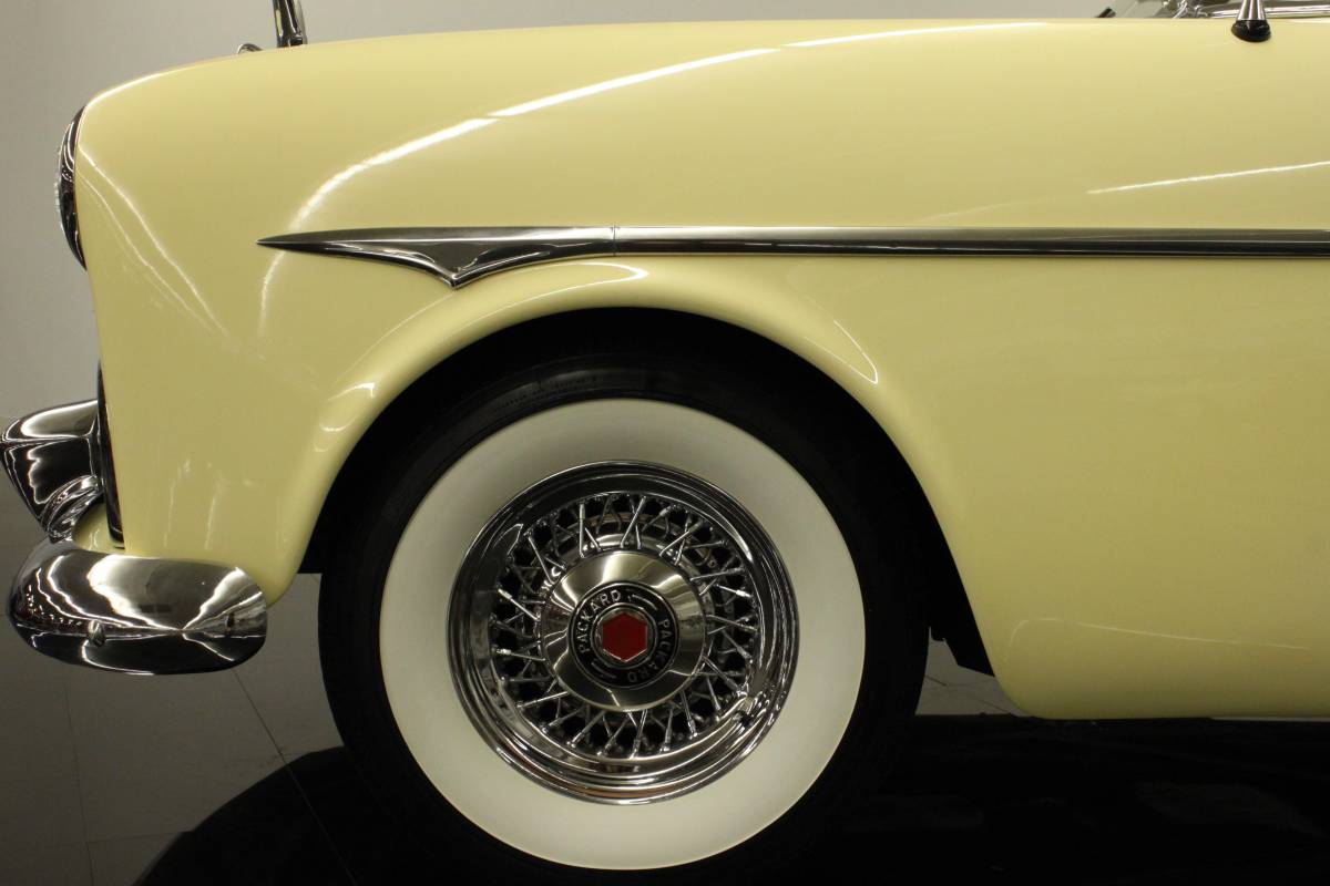 Packard-model-250-1951-yellow-23