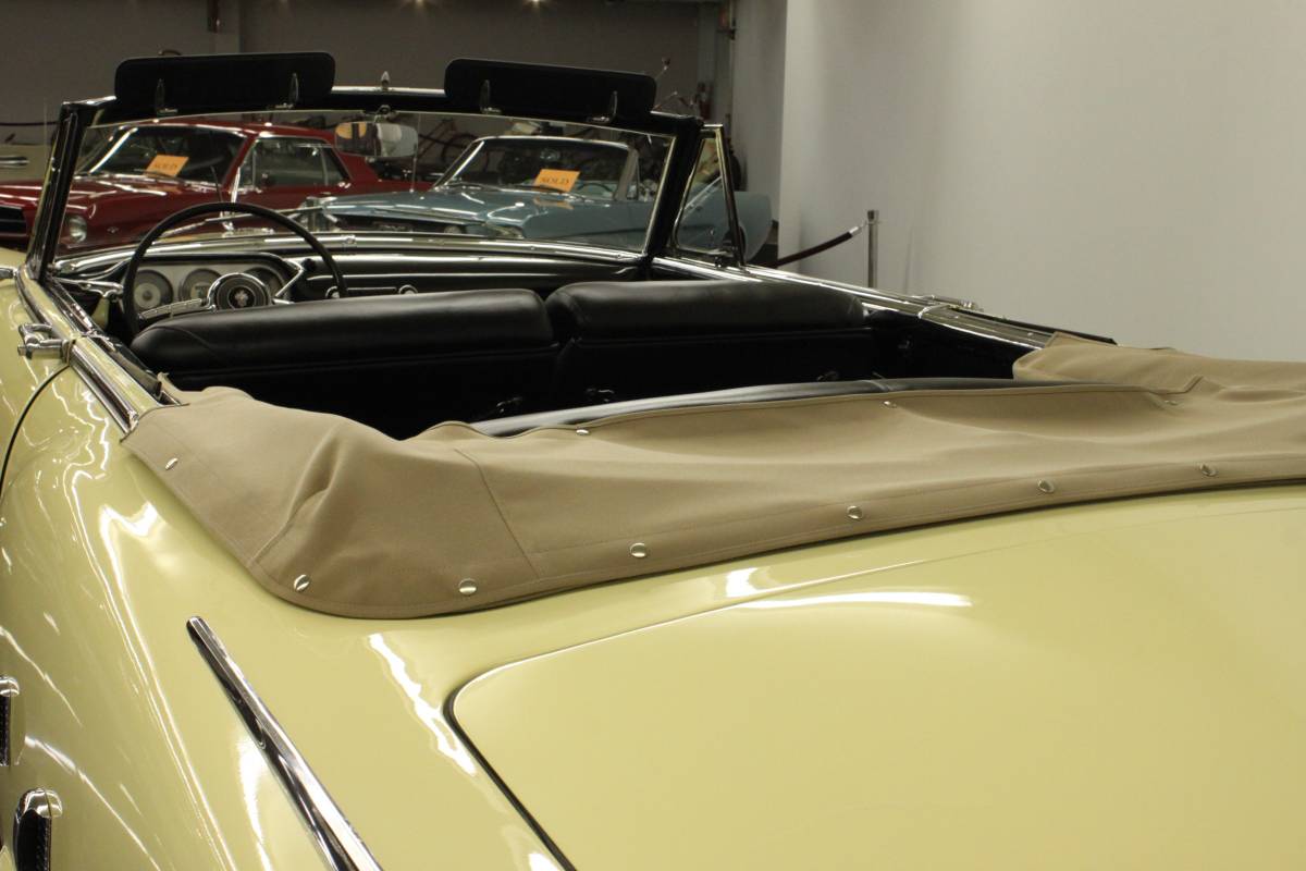 Packard-model-250-1951-yellow-5