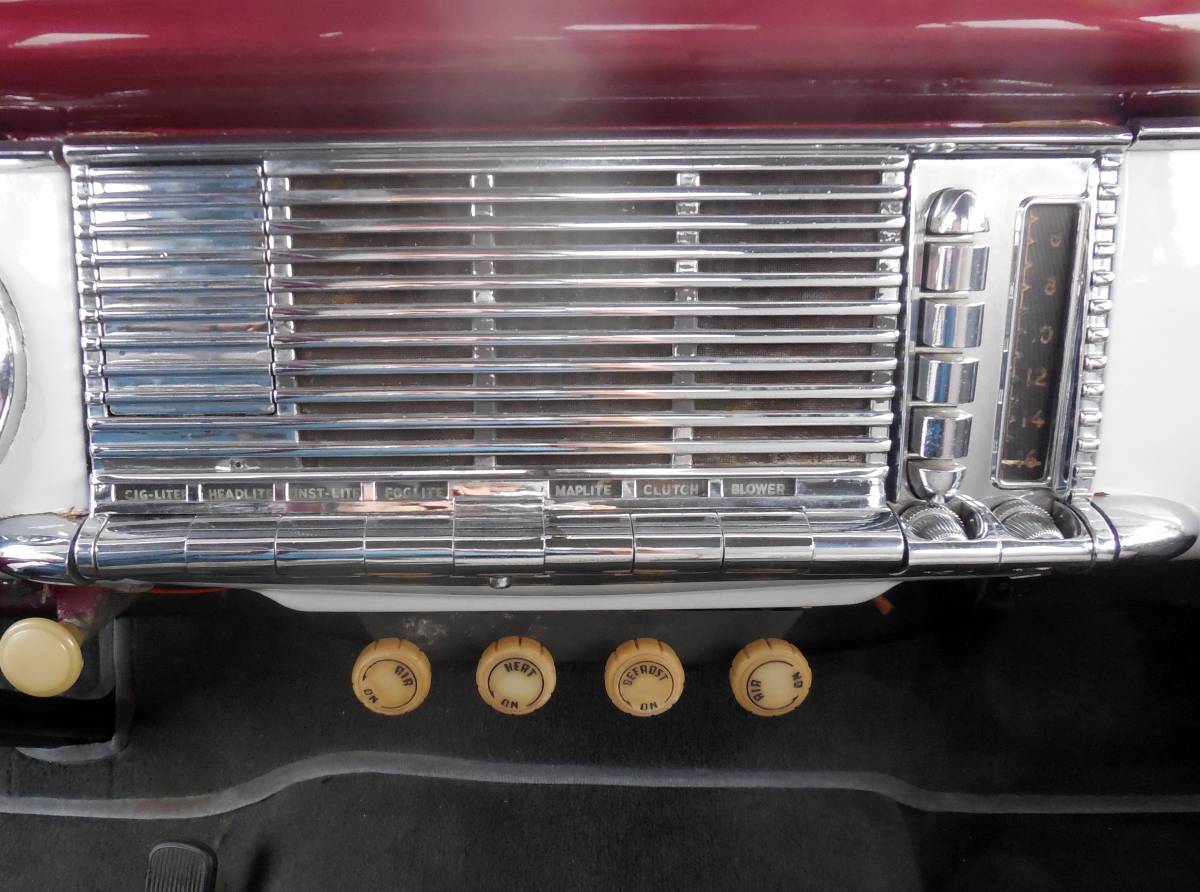 Packard-standard-8-touring-sedan-1949-12