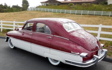 Packard-standard-8-touring-sedan-1949-4