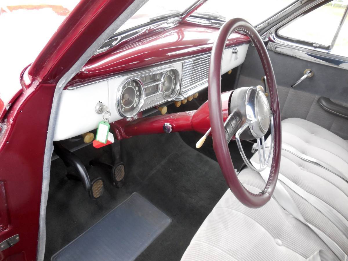 Packard-standard-8-touring-sedan-1949-8