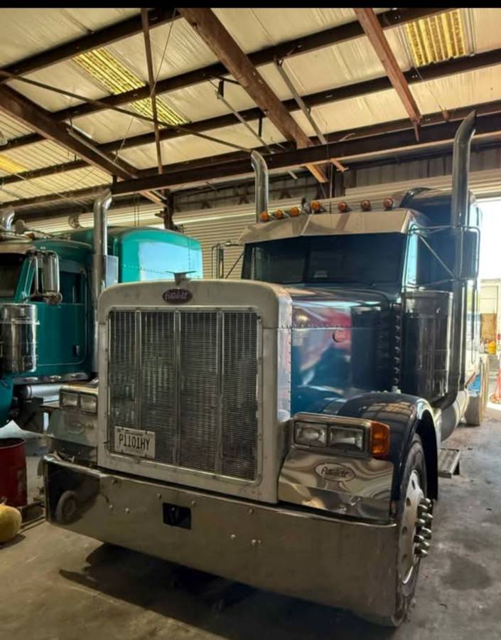 Peterbilt-379-diesel-1993-blue