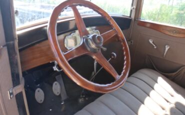 Pierce-arrow-Model-81-1928-Black-Tan-6