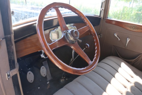 Pierce-arrow-Model-81-1928-Black-Tan-6