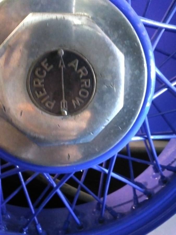 Pierce-arrow-model-81-sedan-1928-blue-12