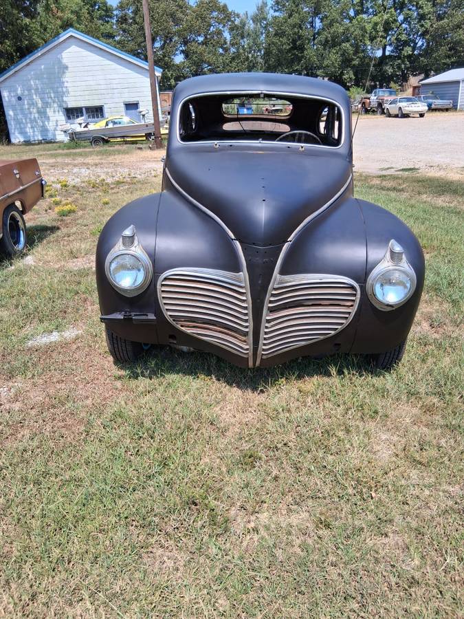 Plymouth-1941-black-4