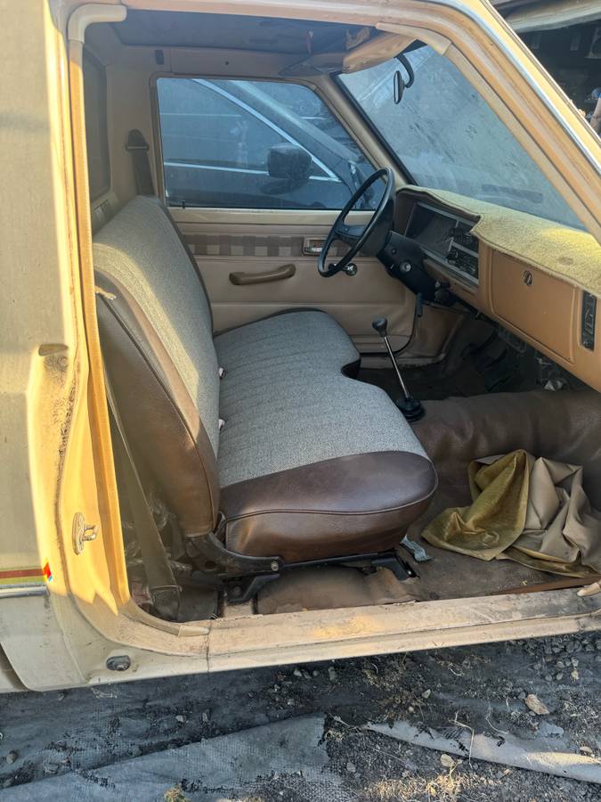 Plymouth-1978-yellow-2