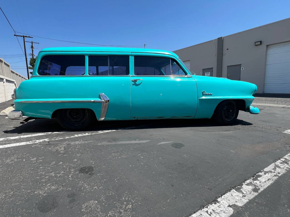 Plymouth-2-door-wagon-1954-5