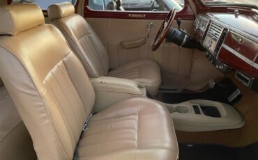 Plymouth-2-dr-coupe-1942-Maroon-Tan-3