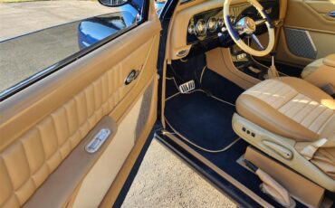 Plymouth-2-dr-sedan-1950-Blue-Tancream-19