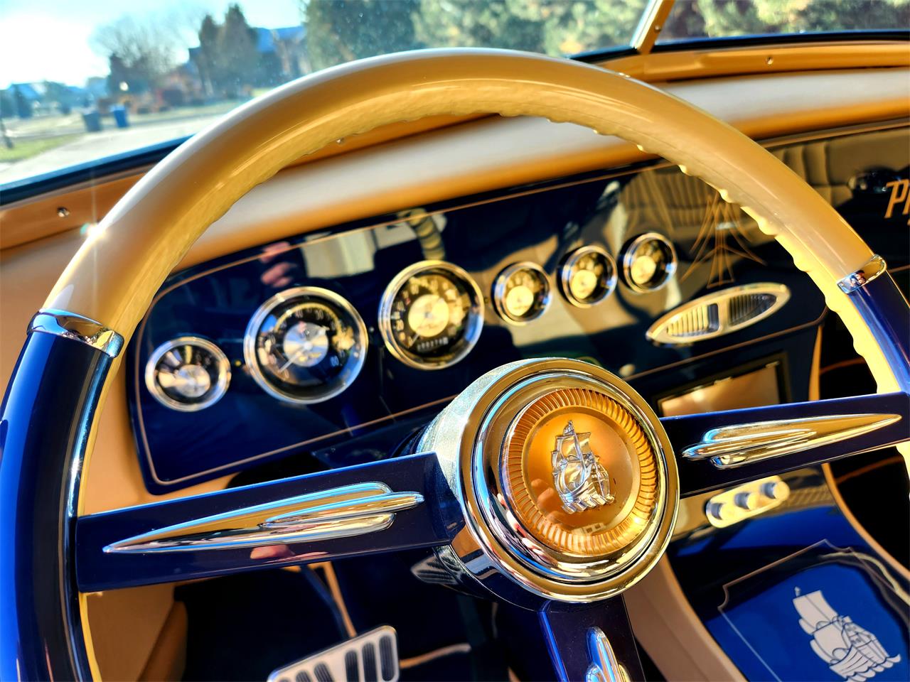 Plymouth-2-dr-sedan-1950-Blue-Tancream-23