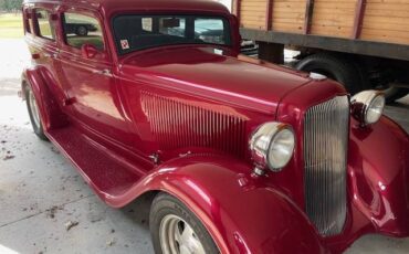 Plymouth-4-door-sedan-1933-custom