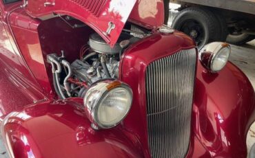 Plymouth-4-door-sedan-1933-custom-4
