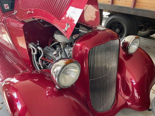 Plymouth-4-door-sedan-1933-custom-4