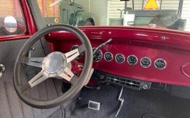 Plymouth-4-door-sedan-1933-custom-5