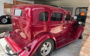 Plymouth-4-door-sedan-1933-custom-6