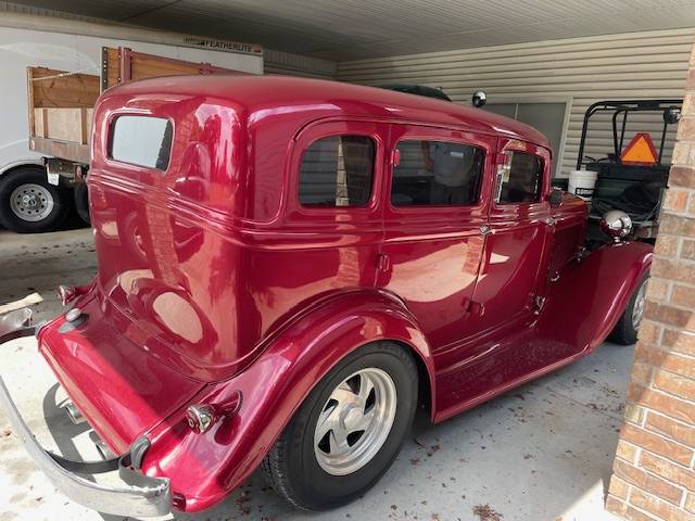 Plymouth-4-door-sedan-1933-custom-6