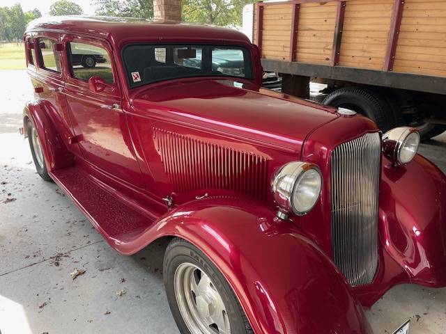 Plymouth-4-door-sedan-1933-custom