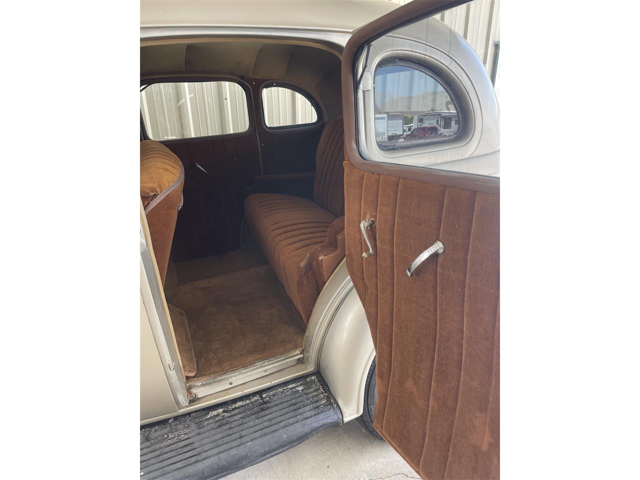 Plymouth-4-dr-sedan-1936-Brown-Brown-7