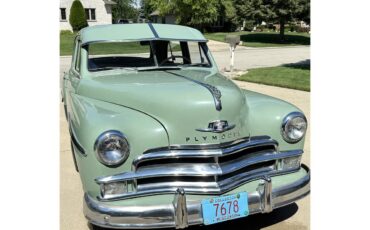 Plymouth-4-dr-sedan-1950-Channel-Green-Grey-1