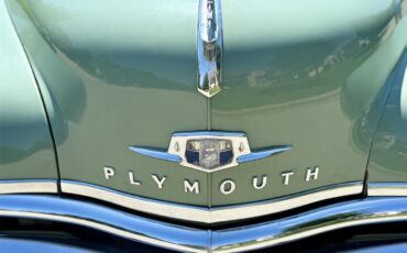 Plymouth-4-dr-sedan-1950-Channel-Green-Grey