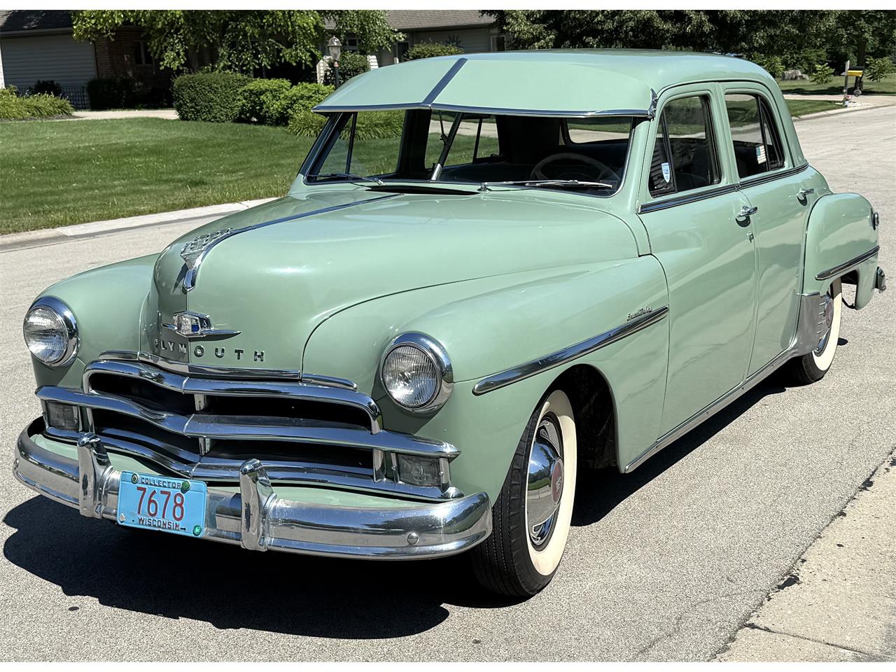 Plymouth-4-dr-sedan-1950-Channel-Green-Grey-9