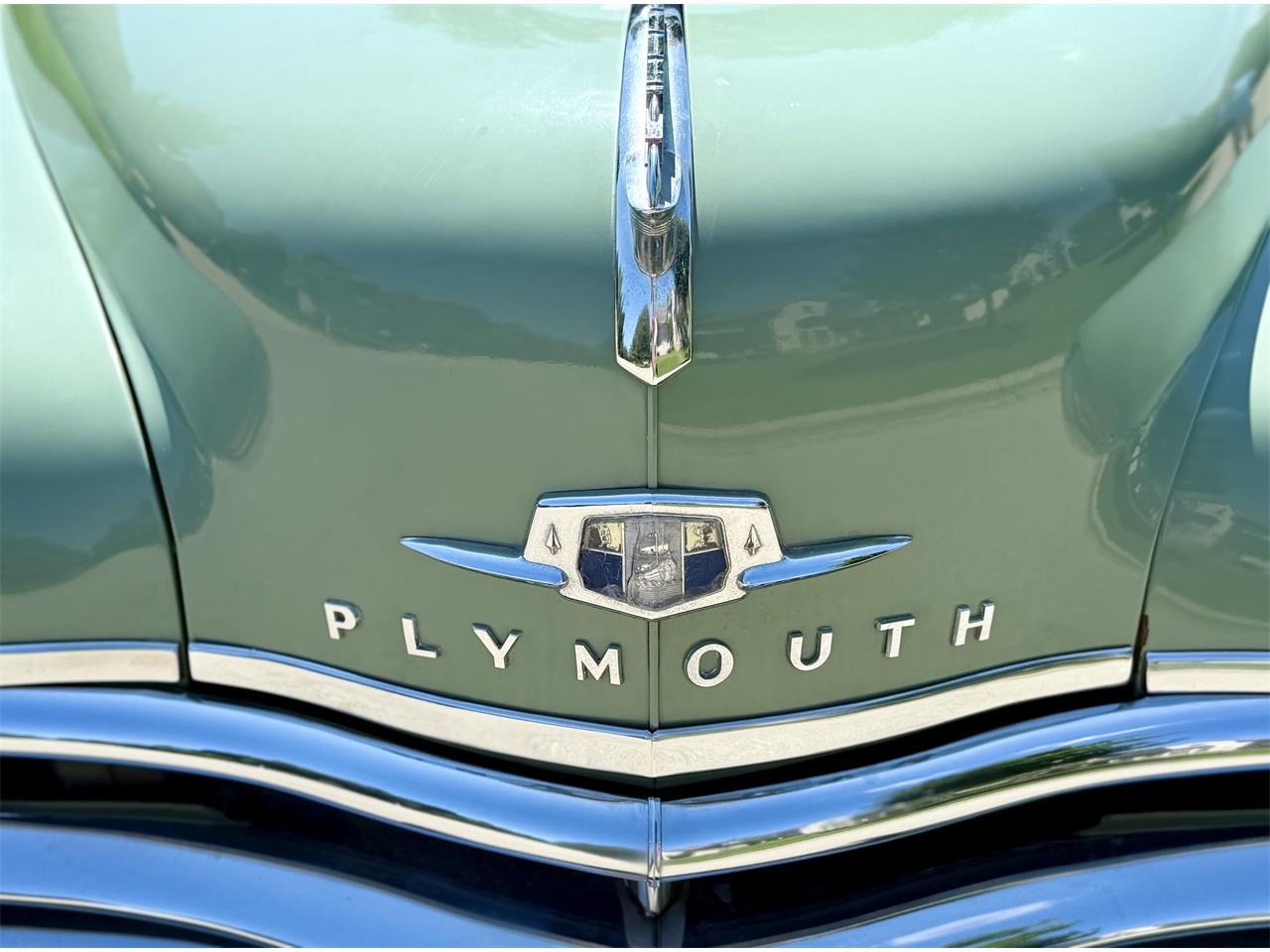 Plymouth-4-dr-sedan-1950-Channel-Green-Grey