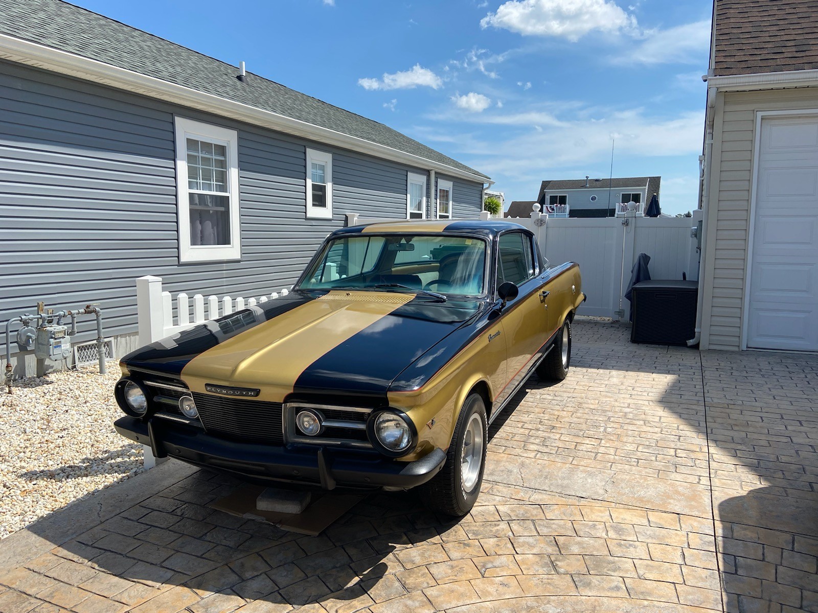 Plymouth-Barracuda-1965-Coupe-13