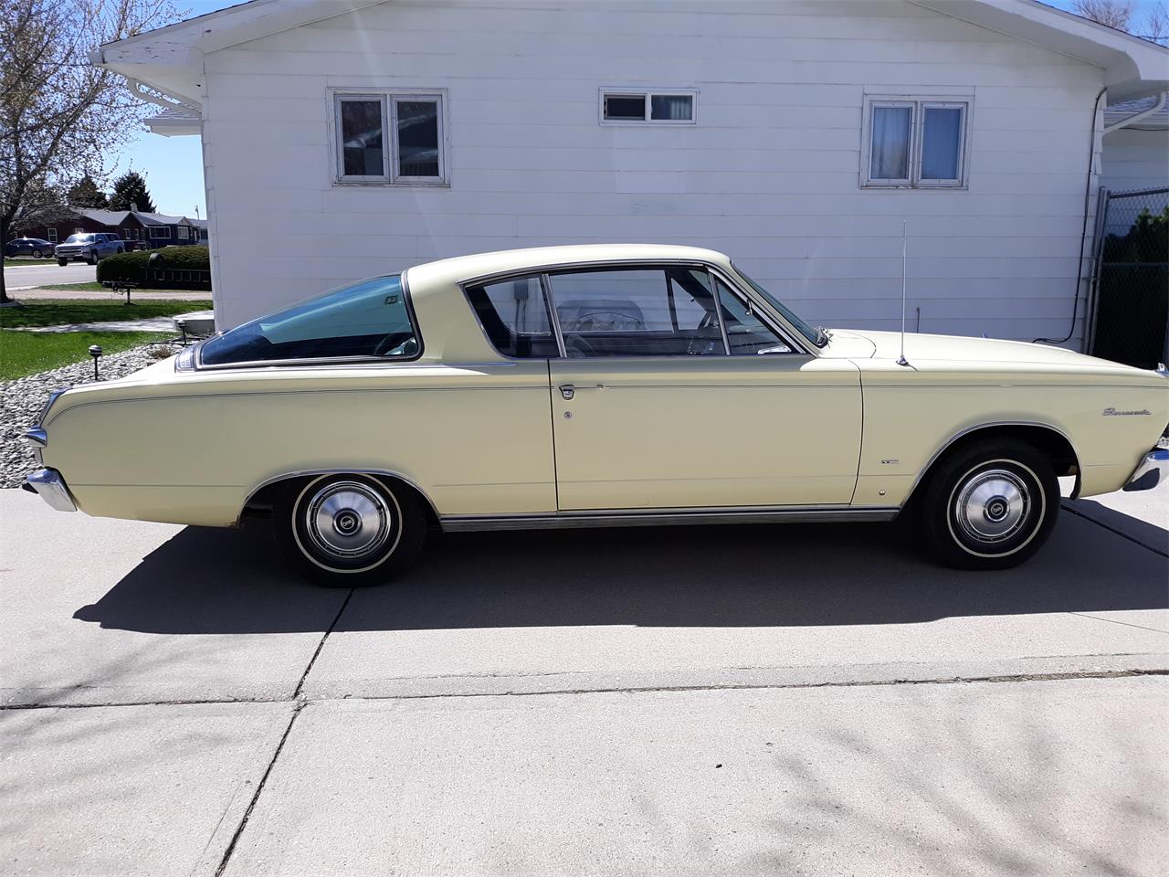 Plymouth-Barracuda-1966-Yellow-Black-1