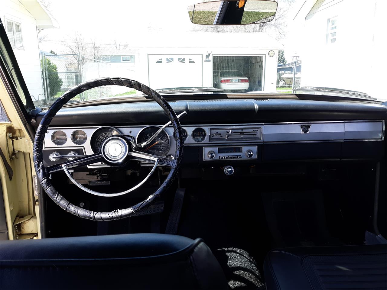 Plymouth-Barracuda-1966-Yellow-Black-4