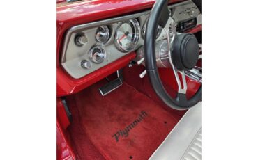 Plymouth-Barracuda-1967-Red-Hot-tamale-White-4