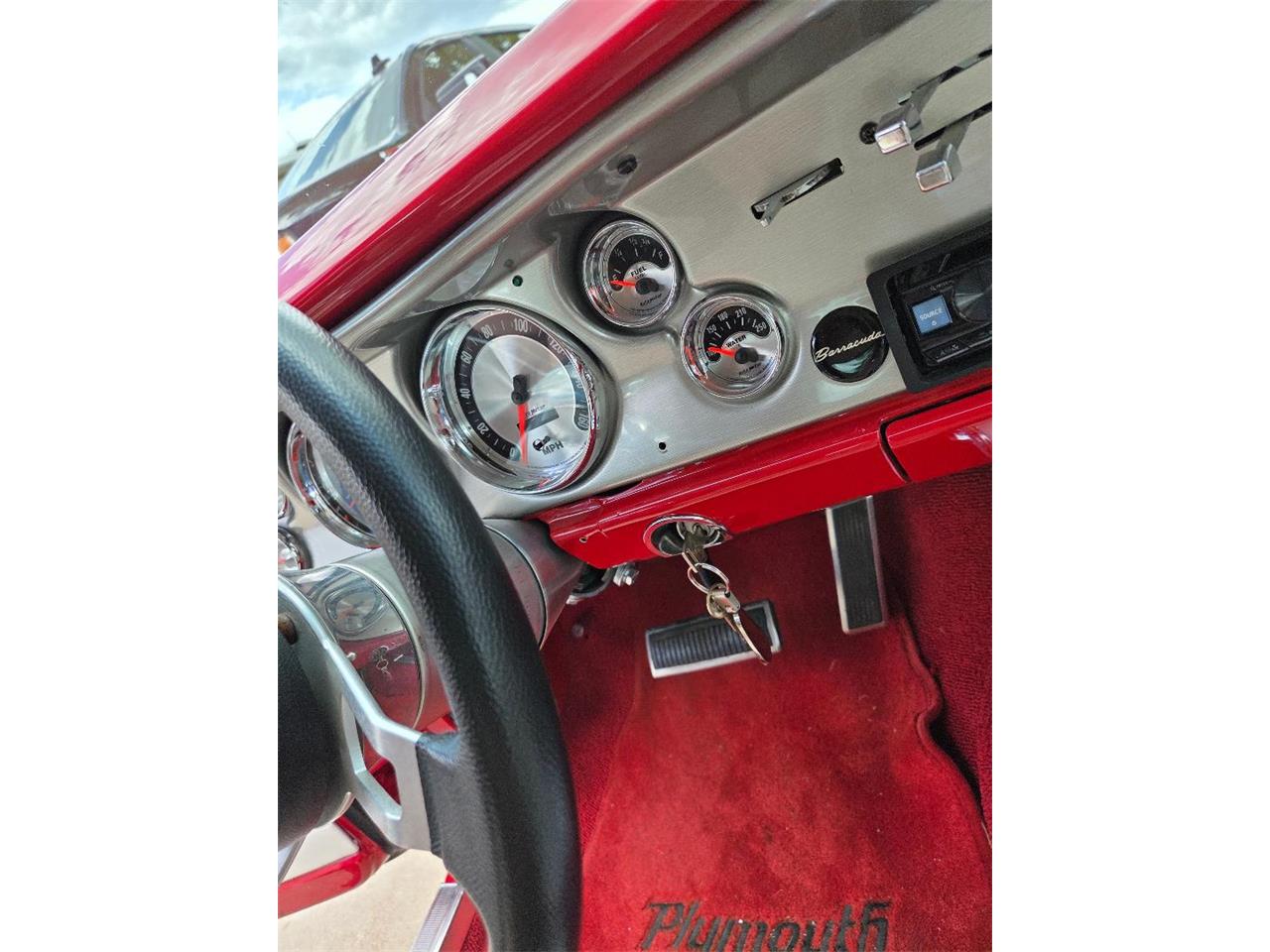 Plymouth-Barracuda-1967-Red-Hot-tamale-White-5