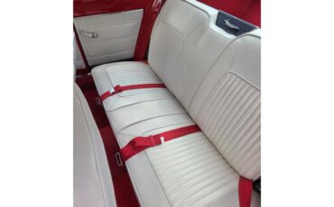 Plymouth-Barracuda-1967-Red-Hot-tamale-White-7