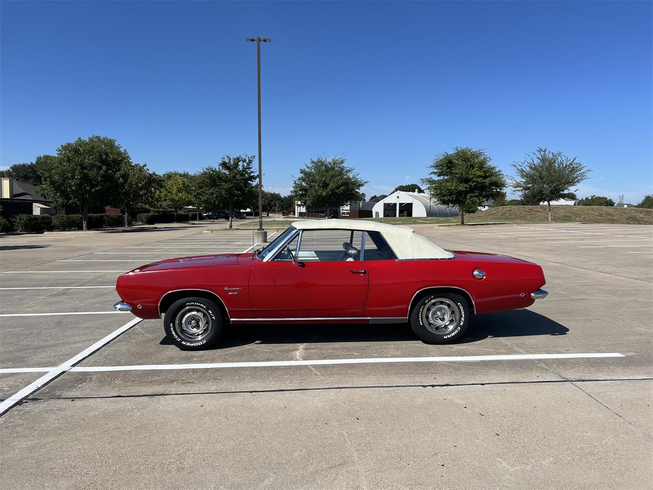 Plymouth-Barracuda-1968-Red-White-5