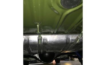 Plymouth-Barracuda-1969-Green-Green-6